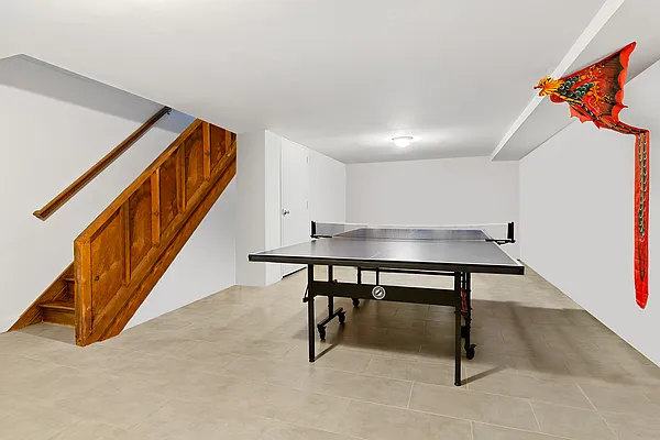 Sold by Compass | media 7