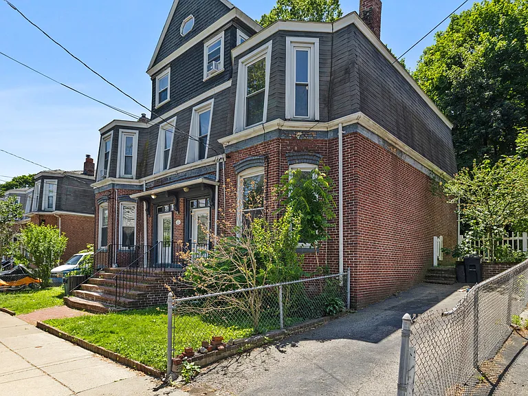 28 Newton St — Photo 15
