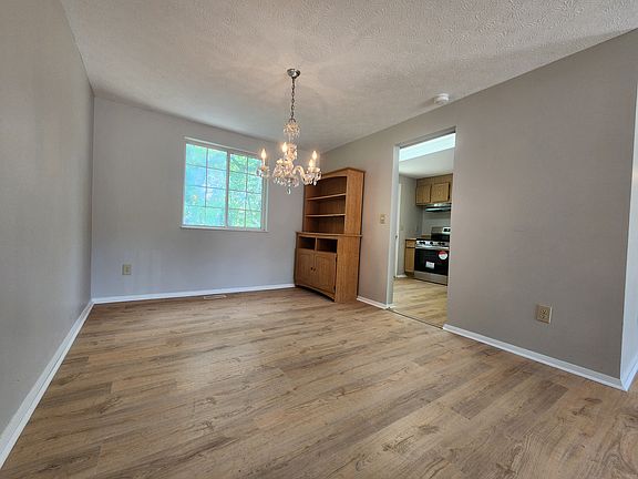 3rd image of 4298 Hanover Dr