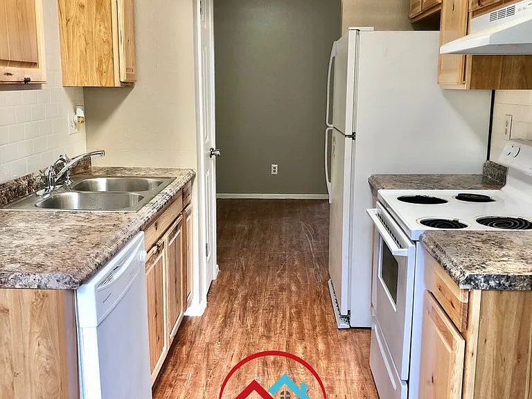 108 Uhland — Photo 7