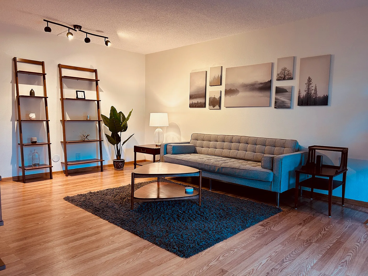 2 bed, 949 sqft, $2,700 — Photo 1