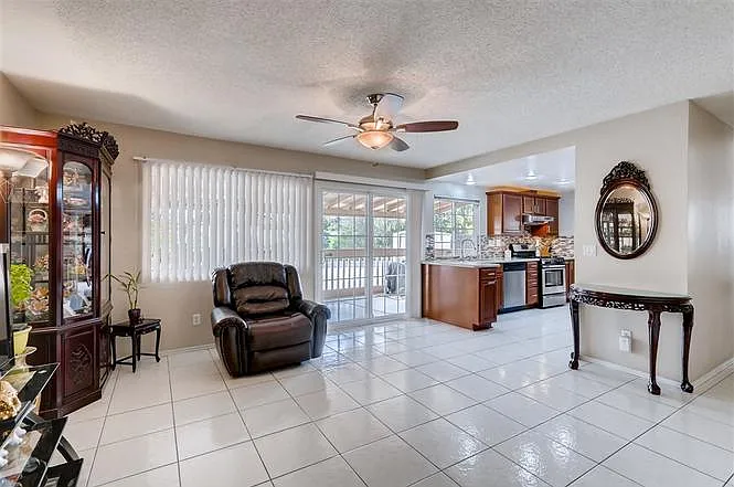 7215 Woodshawn Dr — Photo 5