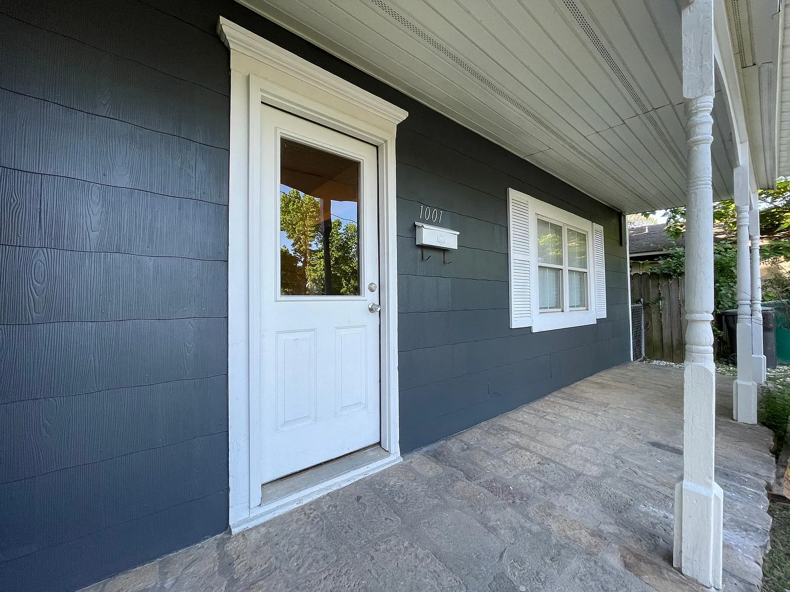 1001 W Olive St — Photo 3