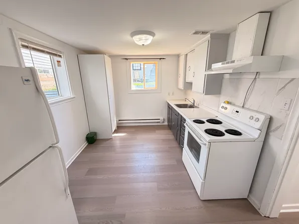 11825 55th St NW, Edmonton, AB T5W 3P7