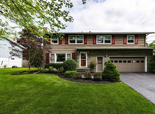 216 Oakmont Dr, Syracuse, NY 13214