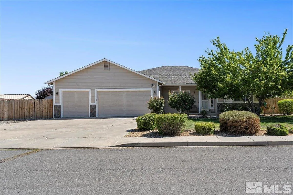 310 E Sky Ranch Blvd photo 1