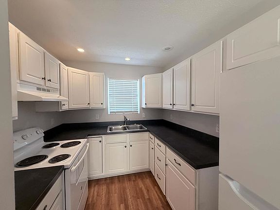 5th image of 715 3rd St