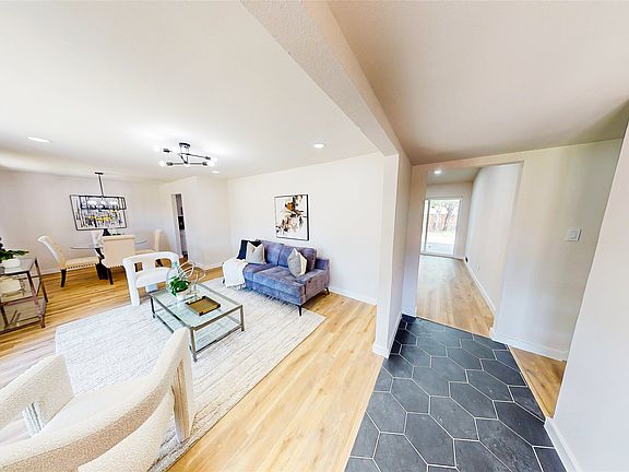 3rd image of 5737 Everglade Rd