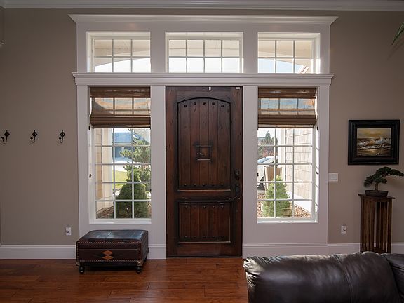 3rd image of 11815 Waters Edge Dr