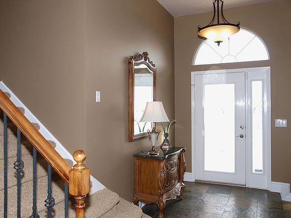 ELEGANT ENTRY