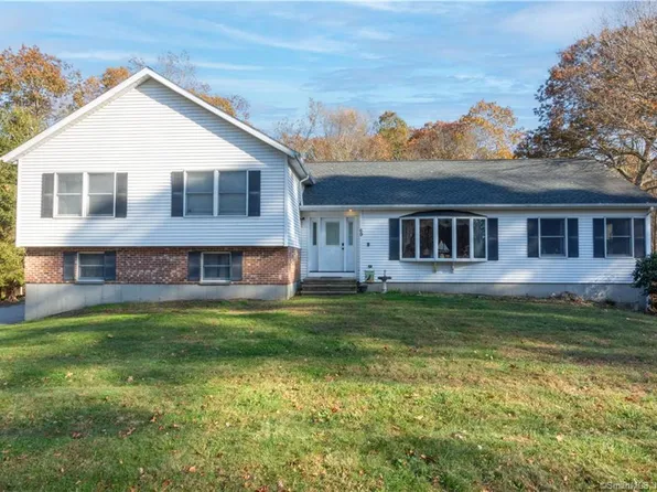 69 Old Colchester Road Extension, Montville, CT 06370