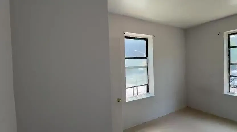 3 bed, 1000 sqft, $2,664 — Photo 4