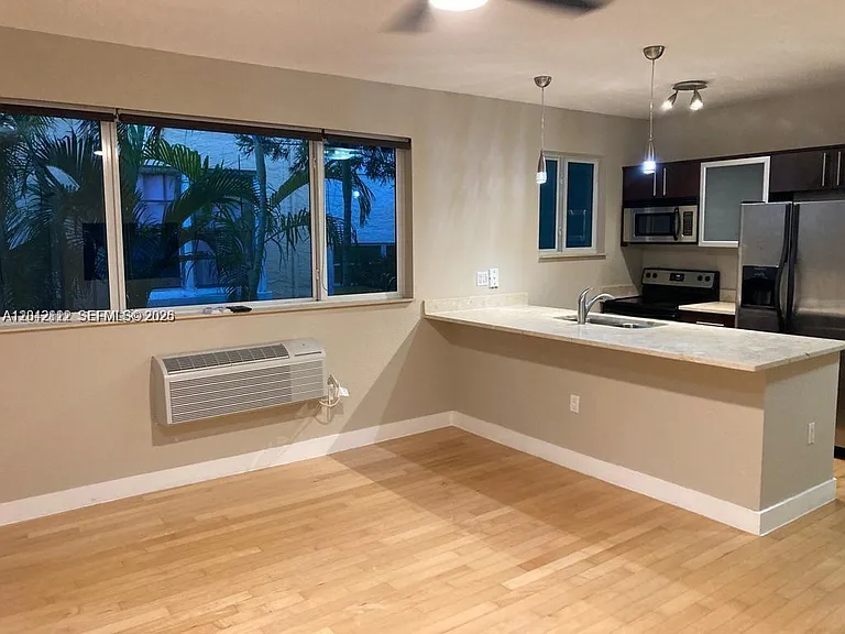 7171 Bay Dr #9 — Photo 5