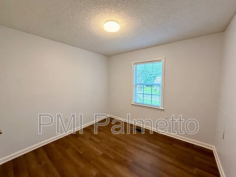 119 Chatham Cir — Photo 16