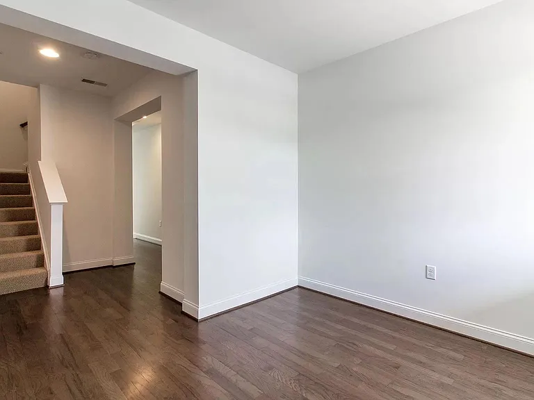 2141 Red Fox Dr — Photo 2