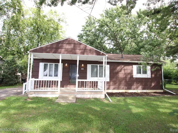 4303 Columbine Ave, Burton, MI 48529