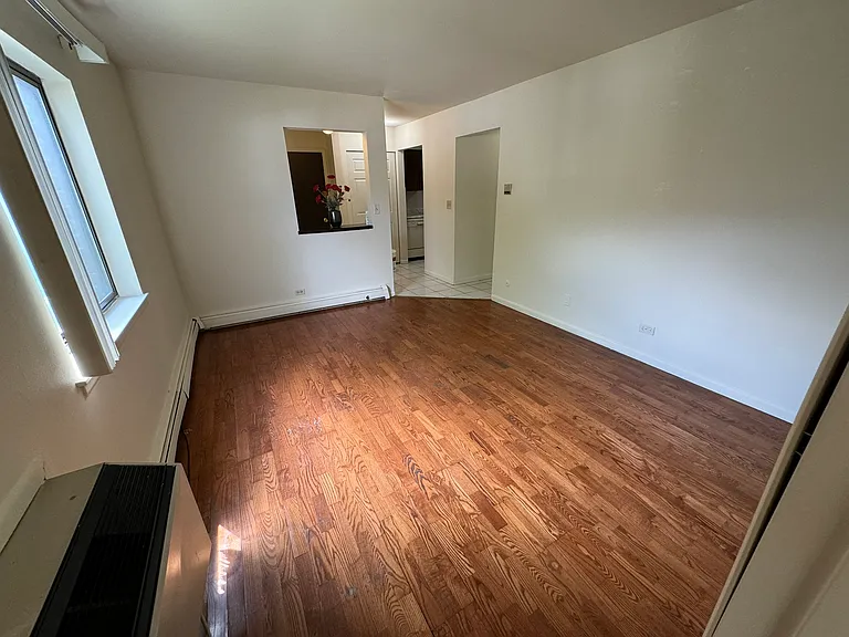 1702 W Victoria Dr #103 — Photo 2