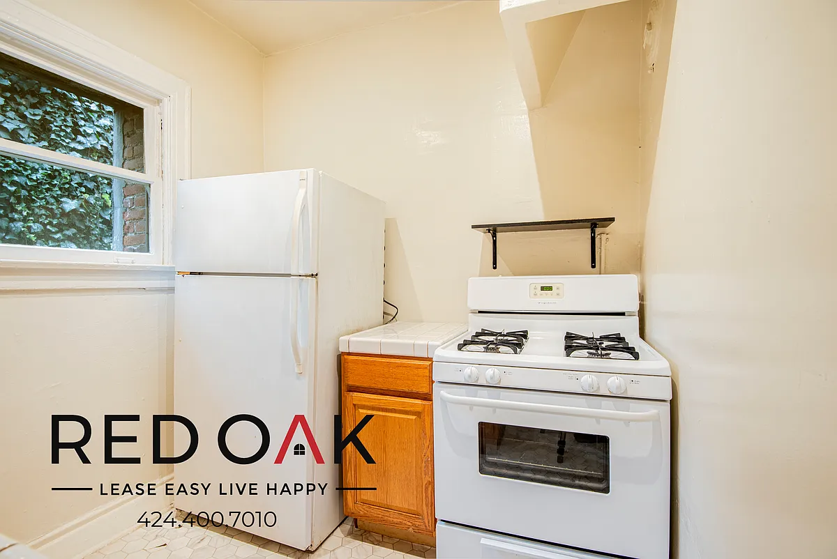 Building Photo - 532 S Coronado St #212