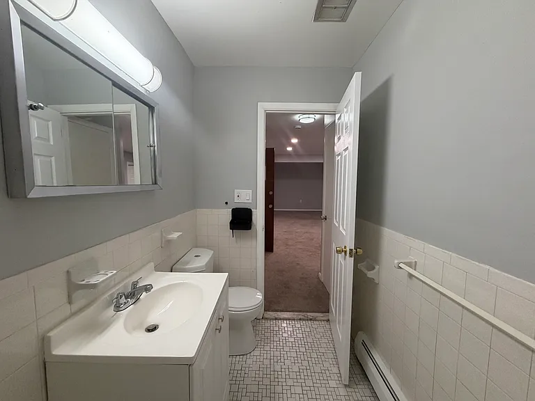 138 Store Ave #1D — Photo 8