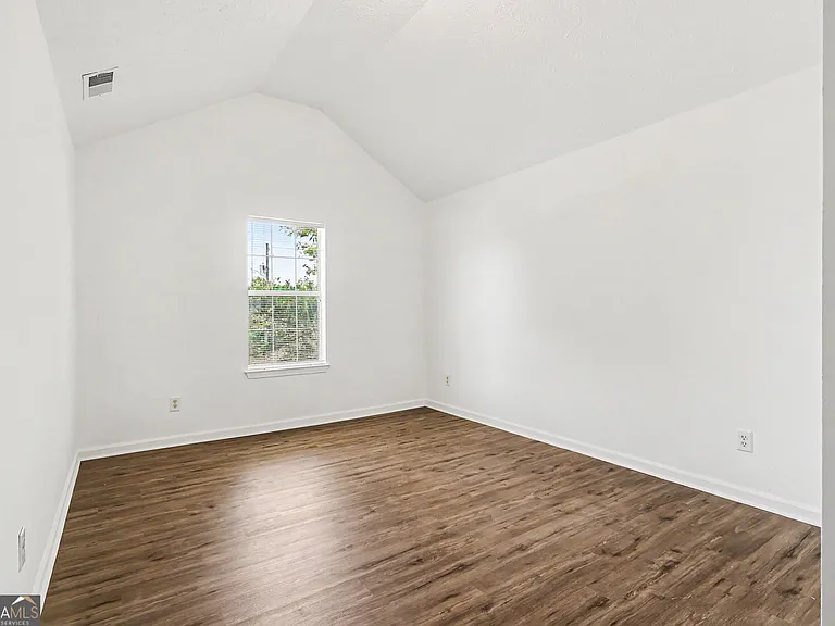 2233 Glen Briar Way — Photo 8