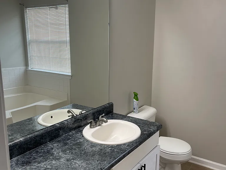 1618 Village Place Cir NE — Photo 10