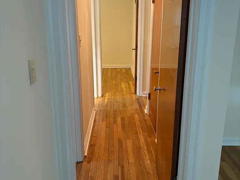 613 Evans Ave — Photo 5