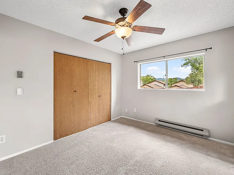 201 E Aubrey St — Photo 11