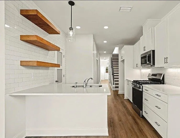 3 bed, 2.5 bath, 1622 sqft, $2,725 — Photo 4