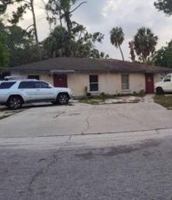 2nd image of 5610 5th Street Ct E