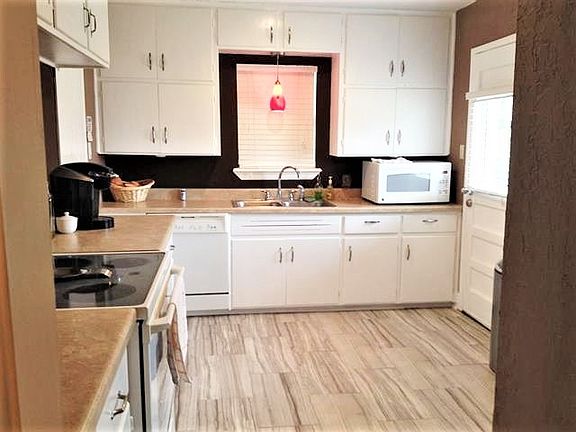 5th image of 413 NW 30th St