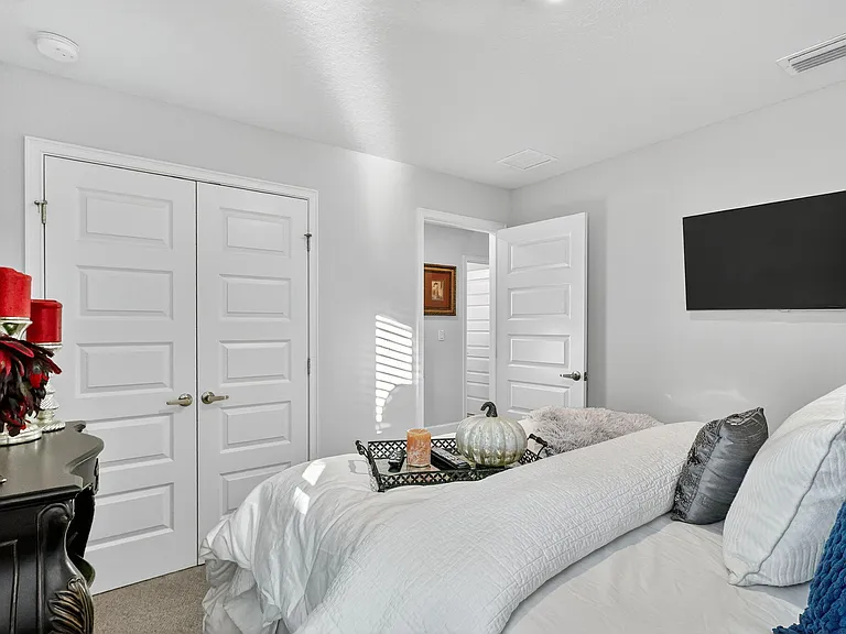 8652 Waterstone Blvd — Photo 7