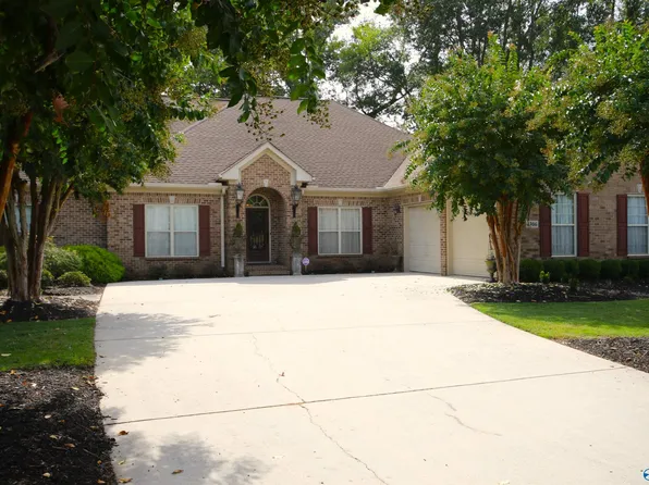 4306 Jade Cir SE, Decatur, AL 35603