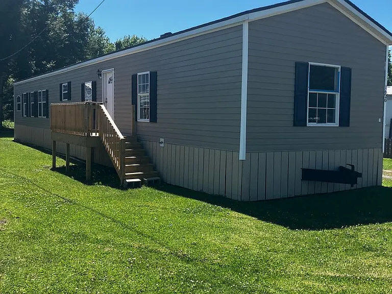 1626 Bradley Ln — Photo 1