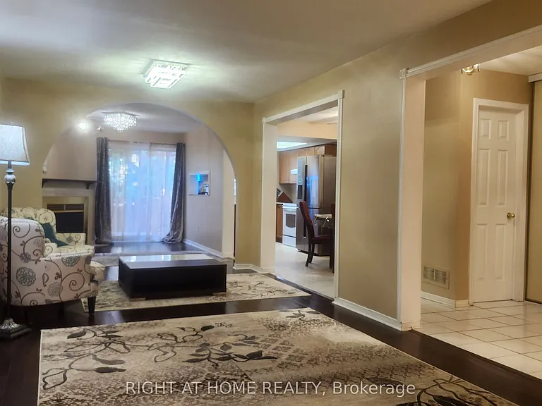 59 Havenhurst Cres — Photo 4