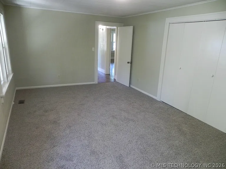 2206 E 19th St — Photo 8