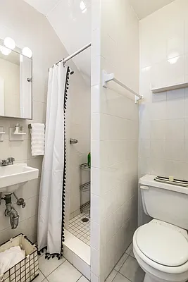 Rented by The Agency | media 15