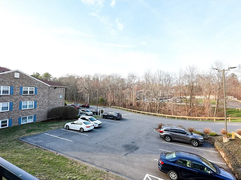 610 S Franklin St #B202 — Photo 3