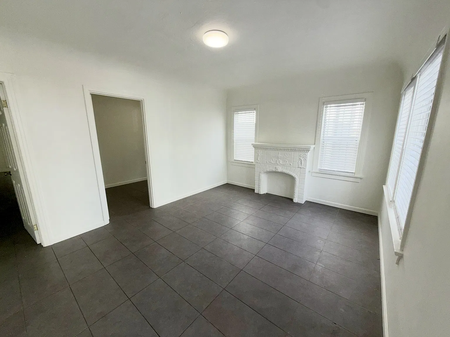 2 bed, 800 sqft, $2,290 — Photo 2
