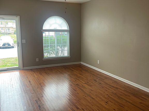 5th image of 827 Spence Enclave Ln