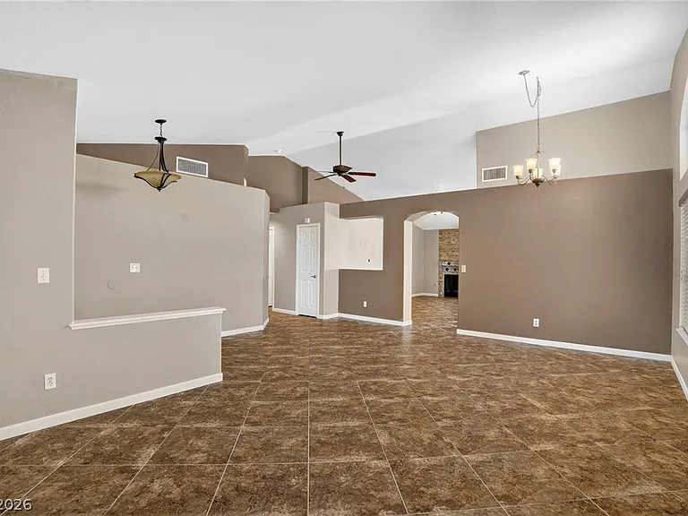 4552 Gonzales Dr — Photo 41
