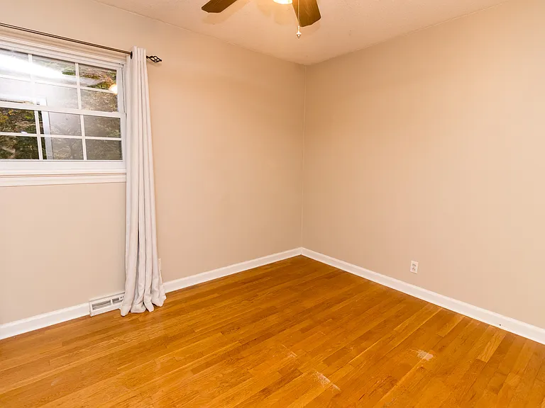 917 Brynwood Dr — Photo 33