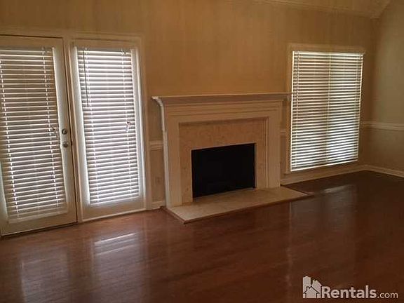 4th image of 1686 Bridle Glen Ln