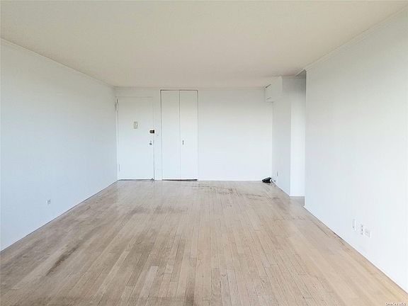 4th image of 1 Bay Club Dr APT 6M