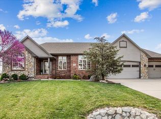 1639 E Bearhill Rd, Valley Center, KS 67147