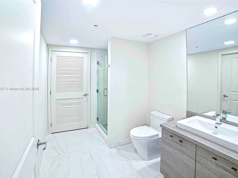 Sunny Isles Blvd — Photo 15