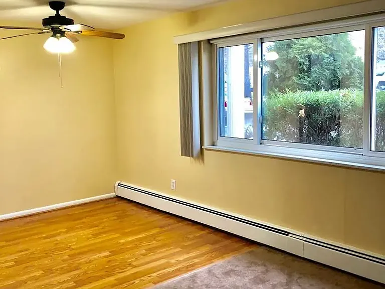 Blake House Apartments — Photo 9