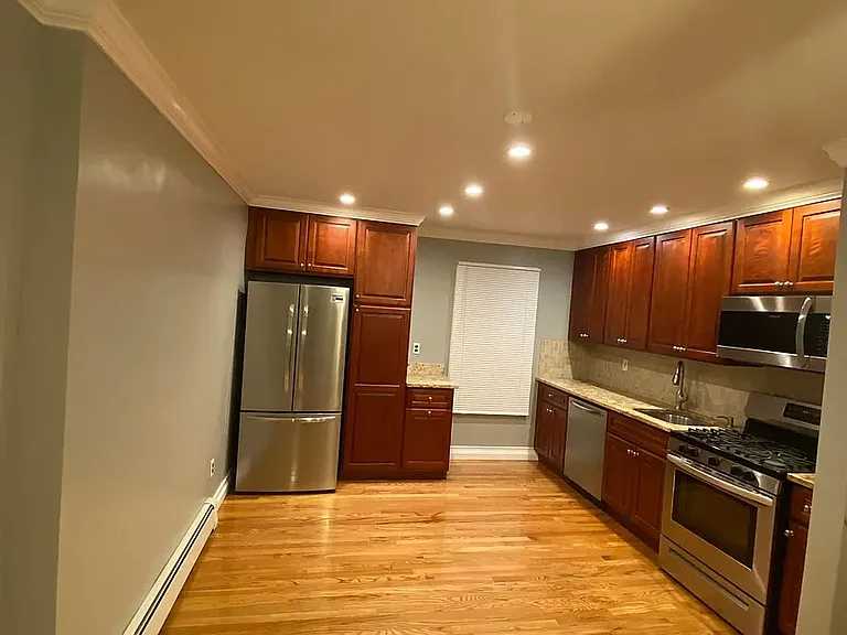 82 Evans Ave — Photo 6