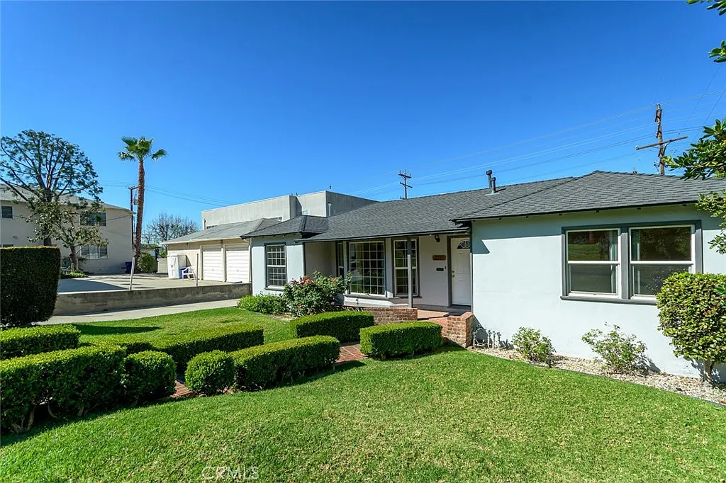 2 bed, 1239 sqft, $4,200 — Photo 4
