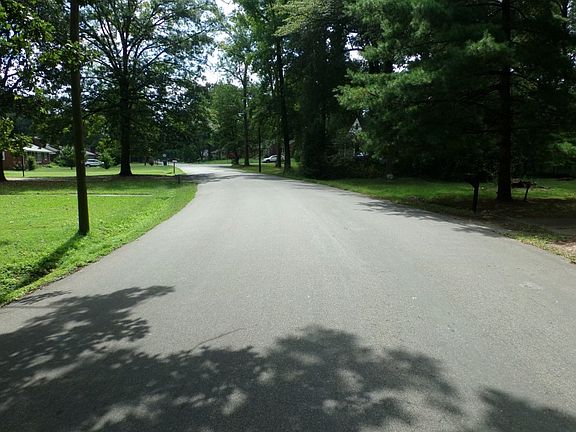 4th image of 824 Circlewood Dr