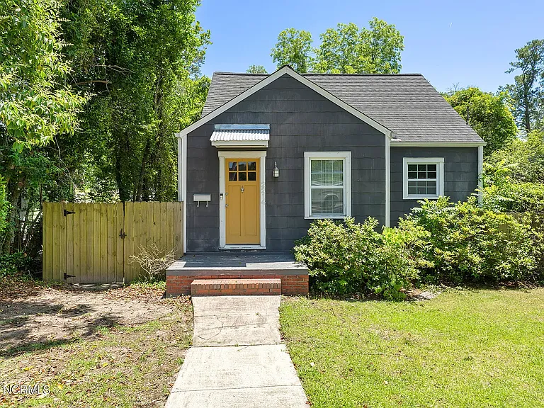 2214 Princess Place Dr — Photo 2